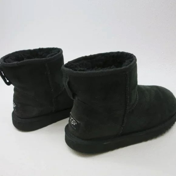 UGG Australia Classic Mini Black Boot 5854 Insulated 6 - Picture 4 of 7